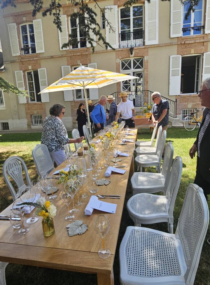 Lunch in the garden with a winemaking family